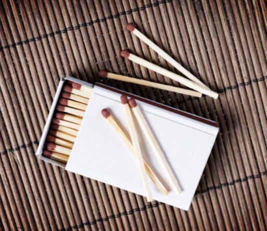 Гадание на спичках — Любовный треугольник. Кого выбрать? gadanie-na-spichkah-lyubovnyj-treugolnik