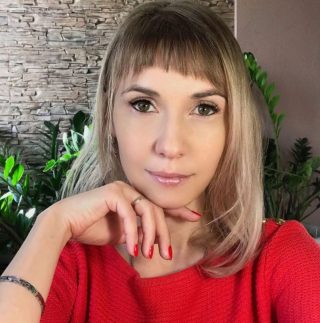 викторя толстова